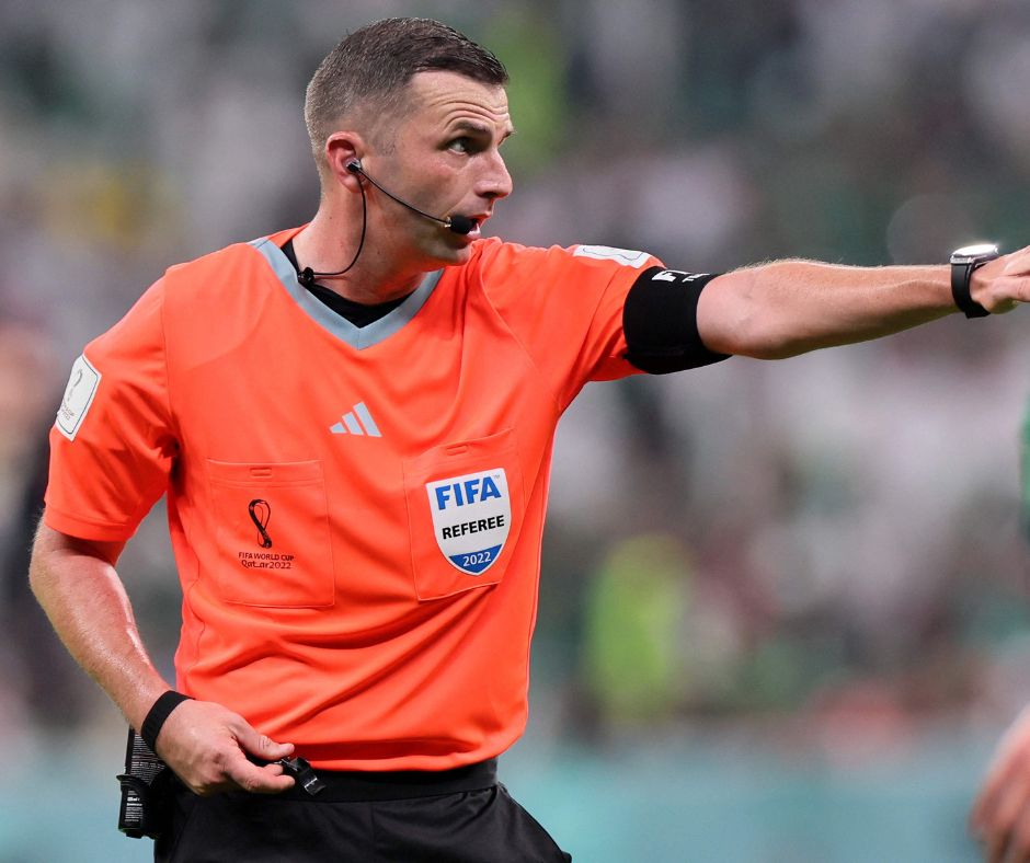 Michael Oliver um dos árbitros mais respeitados da Europa.