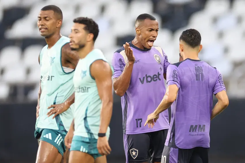 Botafogo e Cruzeiro fizeram jogo-treino no Nilton Santos antes do Brasileirão