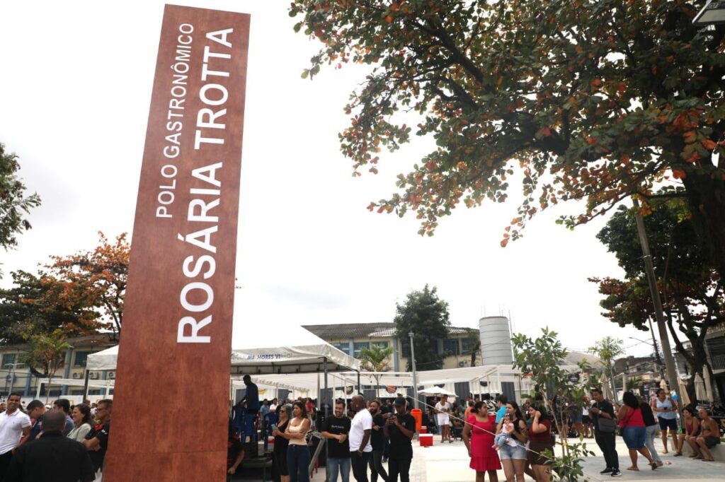 Nova Praça Rosária Trotta em Campo Grande com áreas de lazer