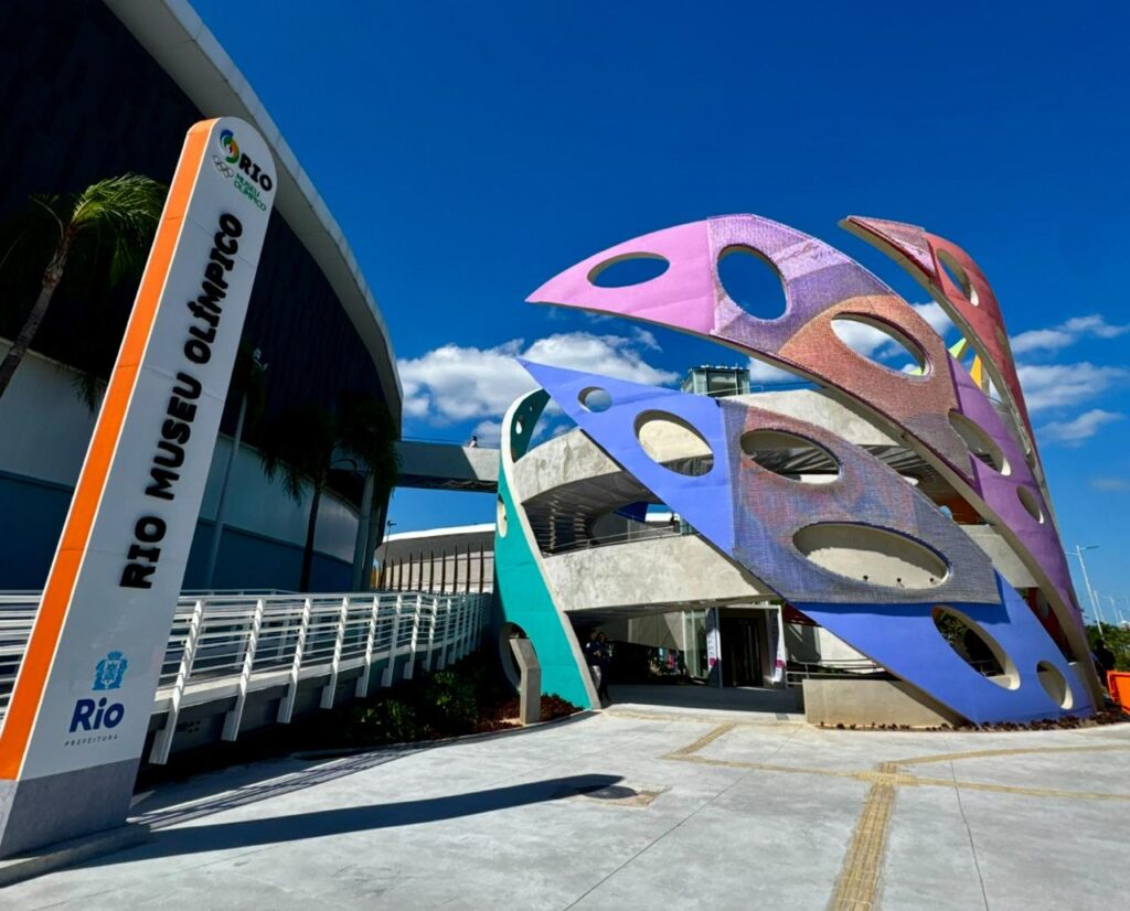 Vista do Rio Museu Olímpico na Barra da Tijuca e fachada moderna.