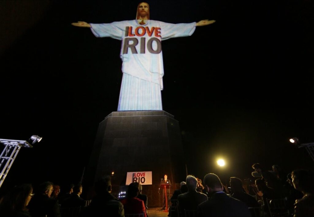  I LOVE RIO projetado  no Cristo Redentor