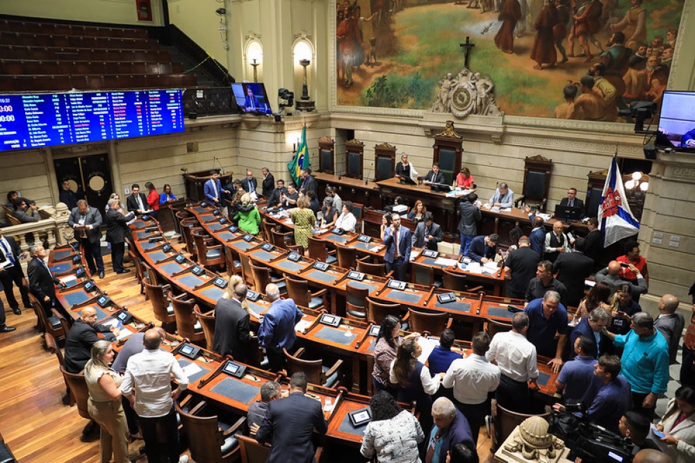 Campanha de Educação no Trânsito no Rio de Janeiro com foco em segurança e redução de acidentes.