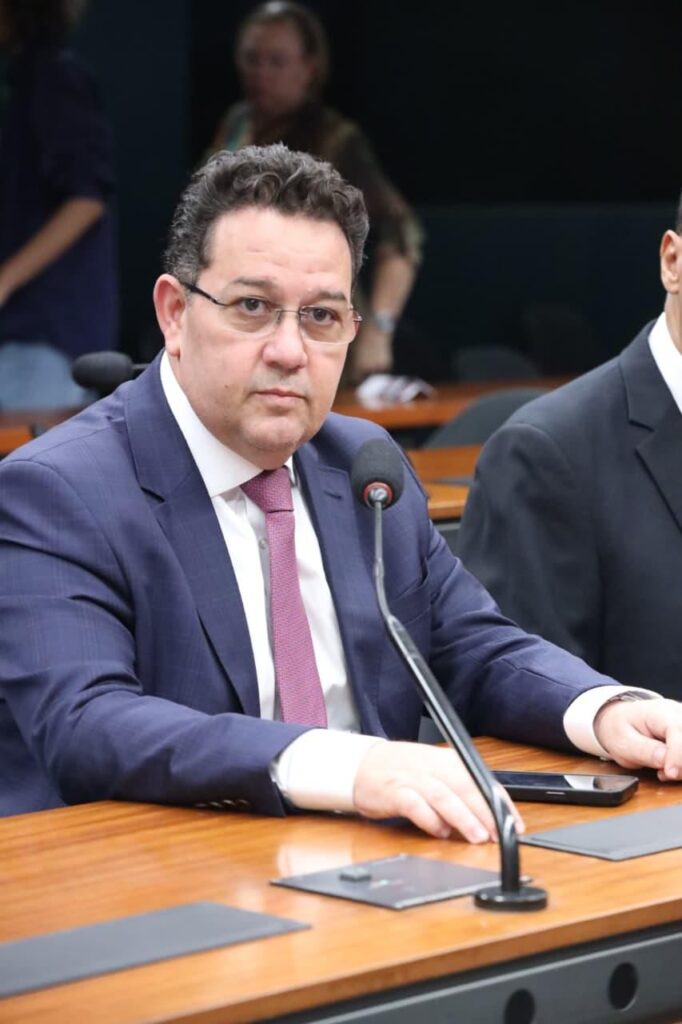 Marcos Dias: Nova Lei Garante Acompanhante a Mulheres com Câncer de Mama