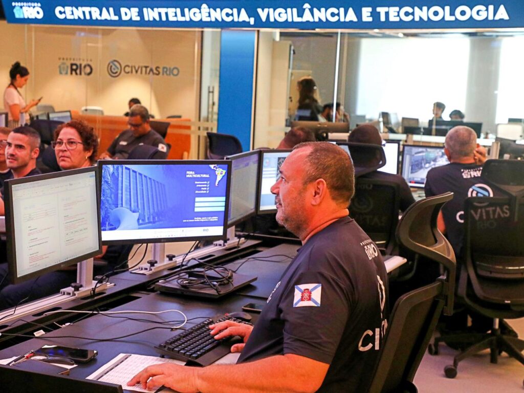 monitoramento da central CIVITAS Rio mostrando o funcionamento do Cerco Eletrônico da capital.