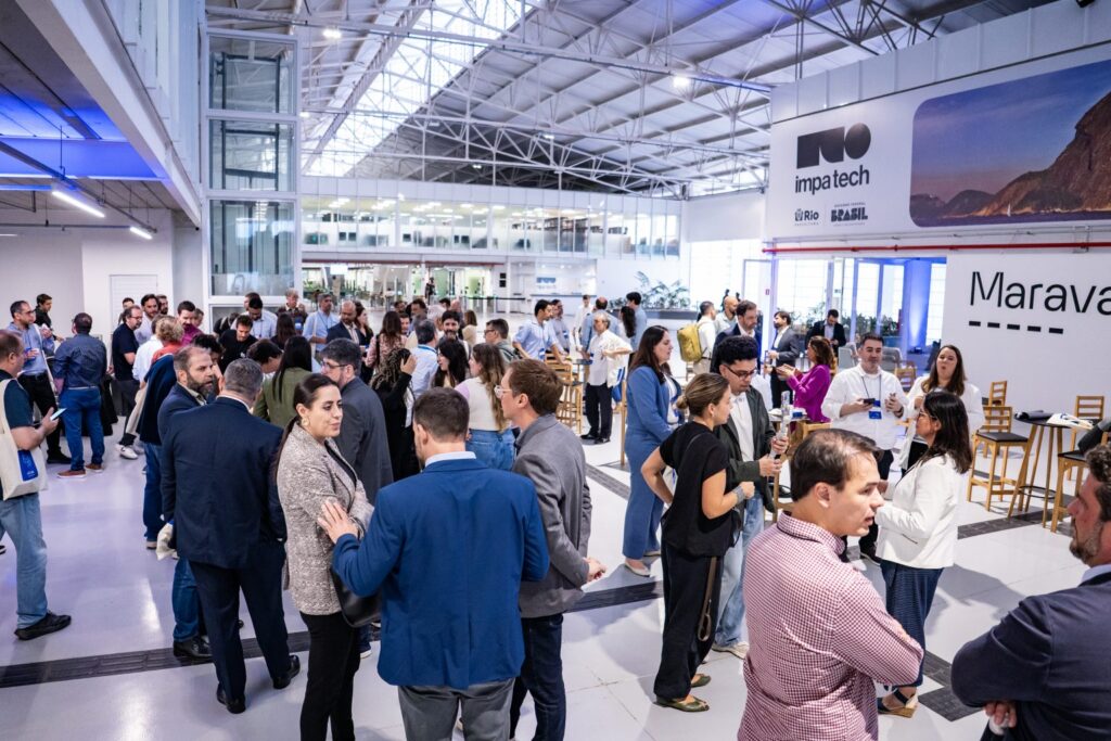 hub de inovação Maravalley na Zona Portuária do Rio de Janeiro durante evento de tecnologia.