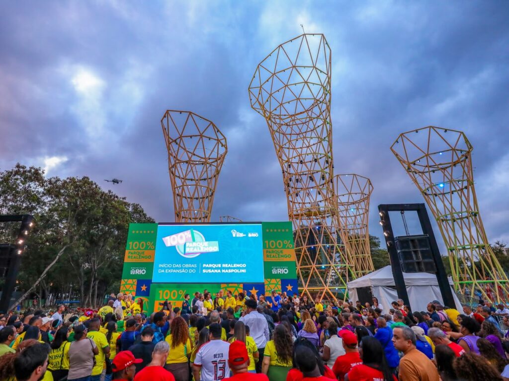 Prefeito do Rio Eduardo Cavaliere no lançamento das obras de duplicação do Parque Realengo Susana Naspolini na Zona Oeste.
