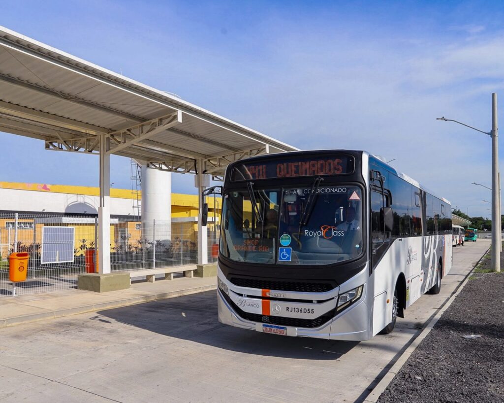 Terminal BRT Metropolitano em direção ao Rio de Janeiro.