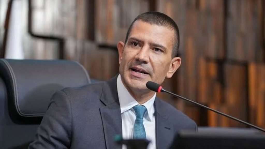 Retrato de Douglas Ruas, candidato ao governo do Rio de Janeiro investigado pelo MPRJ